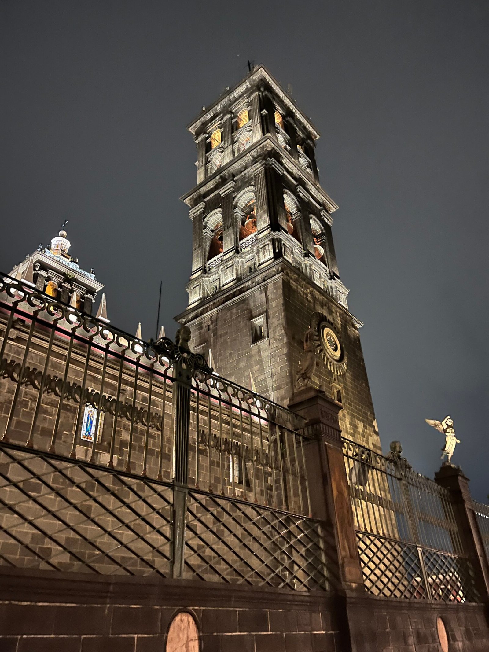 turismo en Puebla, ¿qué visitar en Puebla?, Lugares turísticos en Puebla, Centro histórico de Puebla, recorridos nocturnos en Puebla, Templos y capillas en Puebla, turismo religioso en Puebla, Iglesias y templos de puebla, las iglesias más bonitas de Puebla, ¿qué hacer en el centro histórico de puebla de noche?