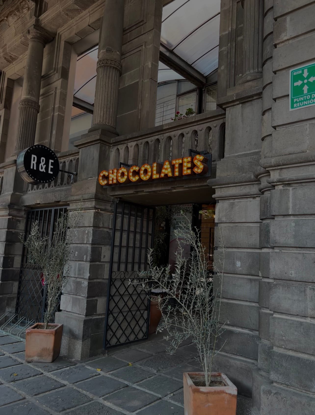 Donde comer en Puebla Cafés y panaderías Avenida Juárez, lugares románticos en Puebla, Donde comer en Puebla, mejores restaurantes en Puebla.